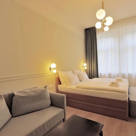 Hotel Kavalir การ์โลวีวารี ภายนอก รูปภาพ