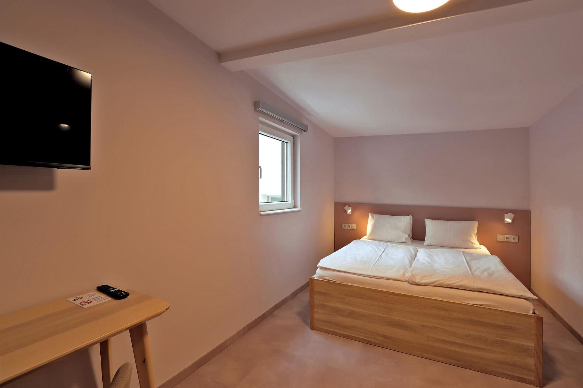 Hotel Kavalir การ์โลวีวารี ภายนอก รูปภาพ