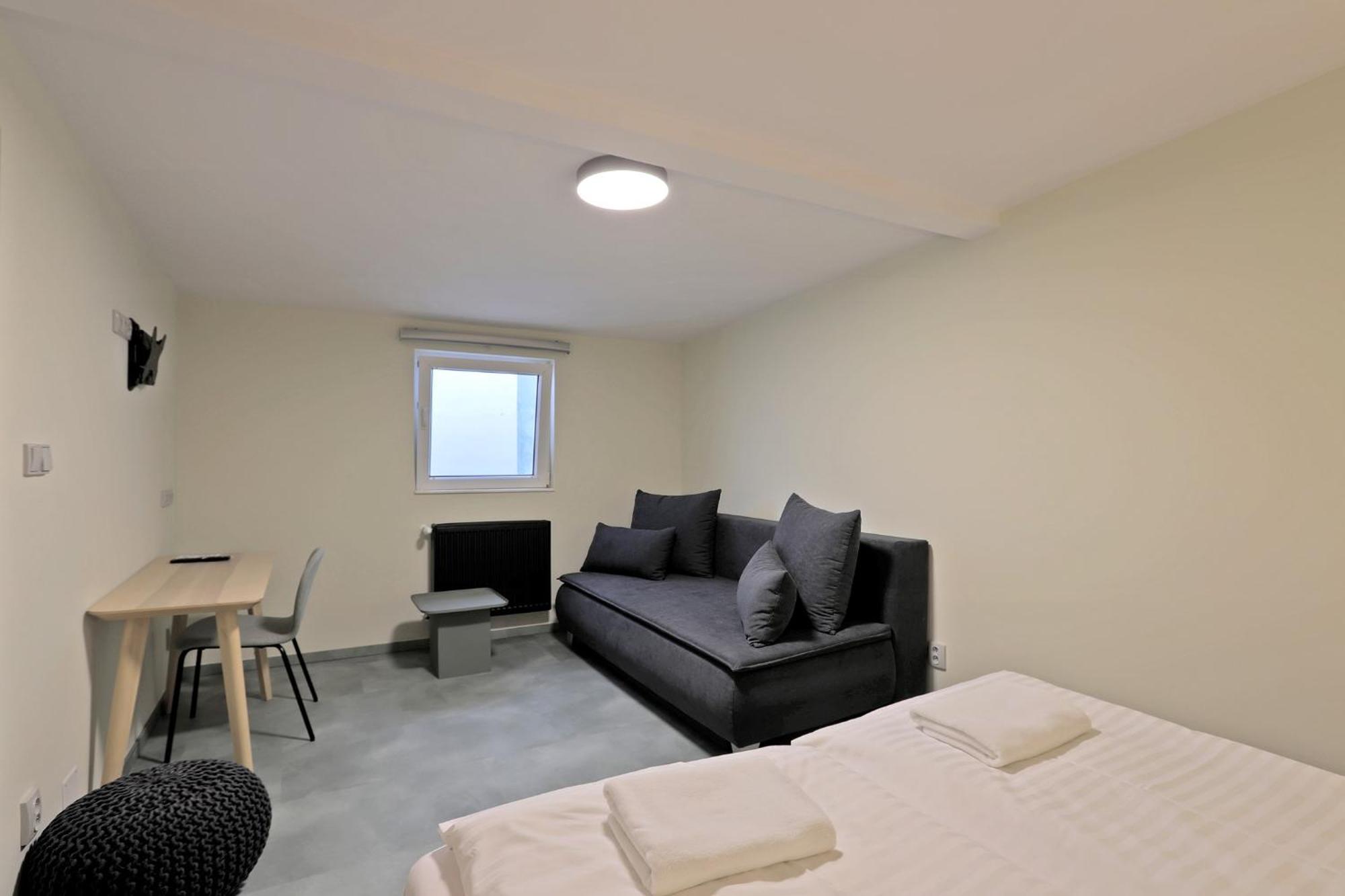 Hotel Kavalir การ์โลวีวารี ภายนอก รูปภาพ