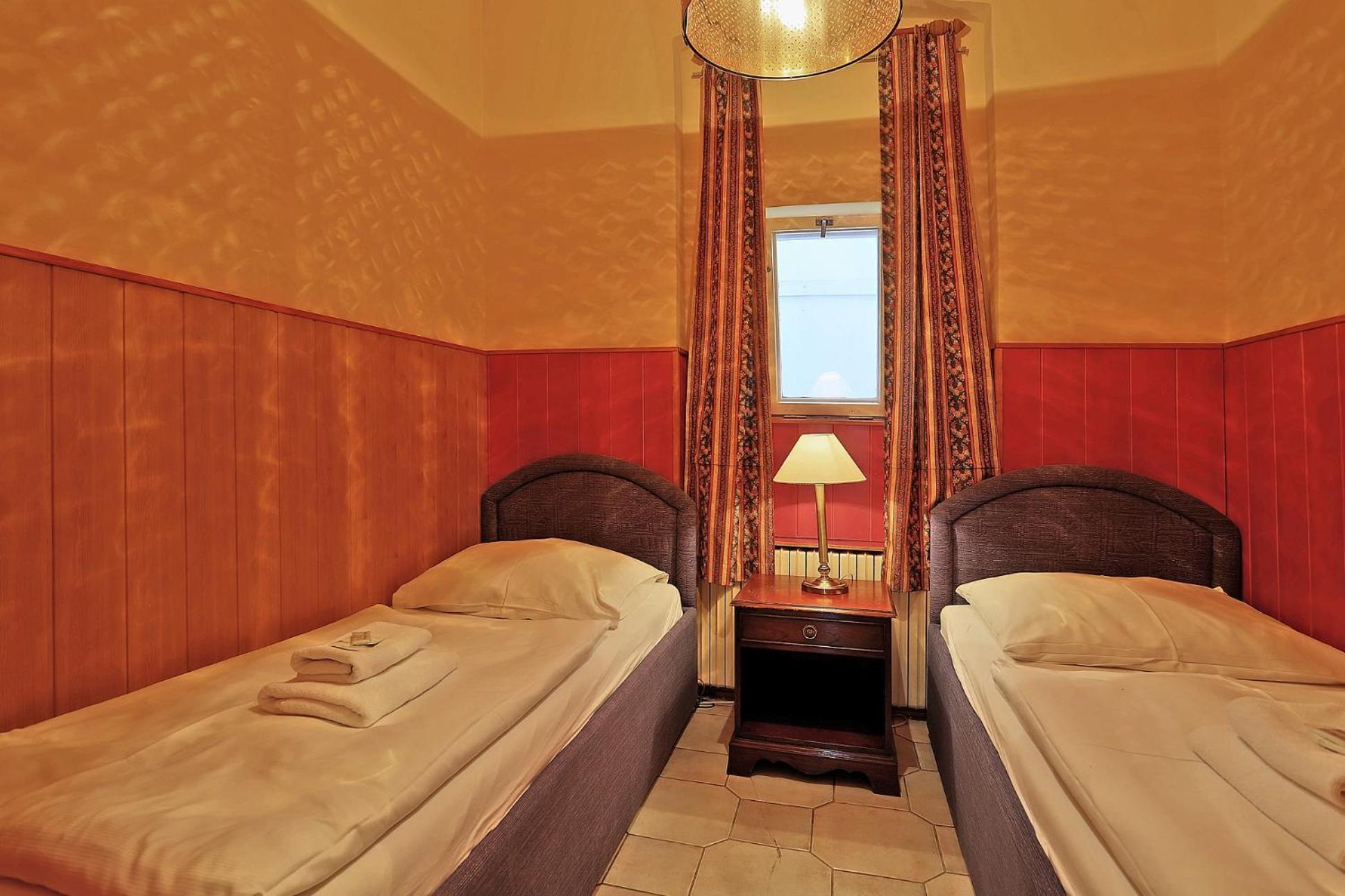 Hotel Kavalir การ์โลวีวารี ห้อง รูปภาพ