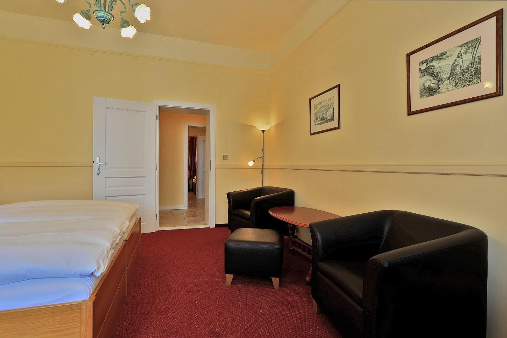 Hotel Kavalir การ์โลวีวารี ห้อง รูปภาพ